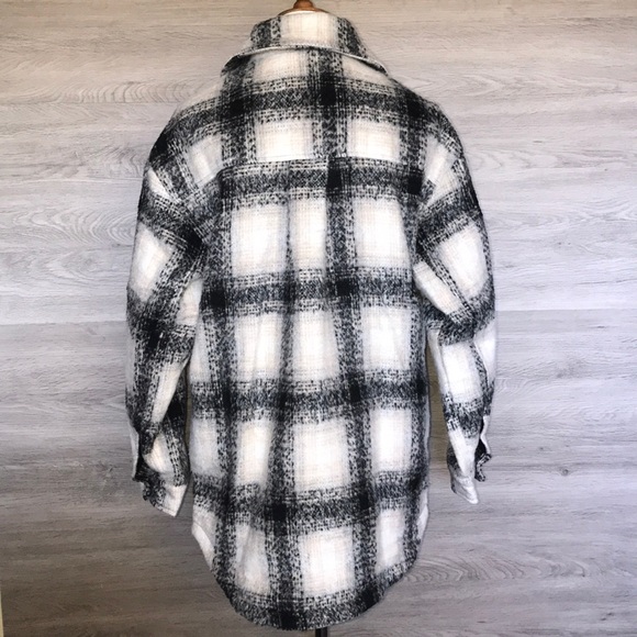 NWT- Women’s Button Front Plaid Coat, Poly/Wool - Picture 2 of 8